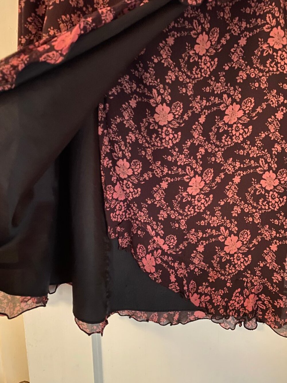 Nanette Lepore Silk two-piece set with matching top & wrap-around skirt - Picture 9 of 15